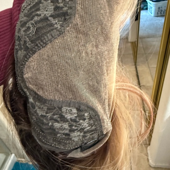 Chelsey smith cosmetics Meghan amber glow wig - Picture 16 of 16